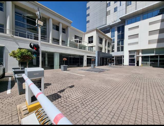 2,982M² SHOWROOM TO LET IN SANDTON CENTRAL